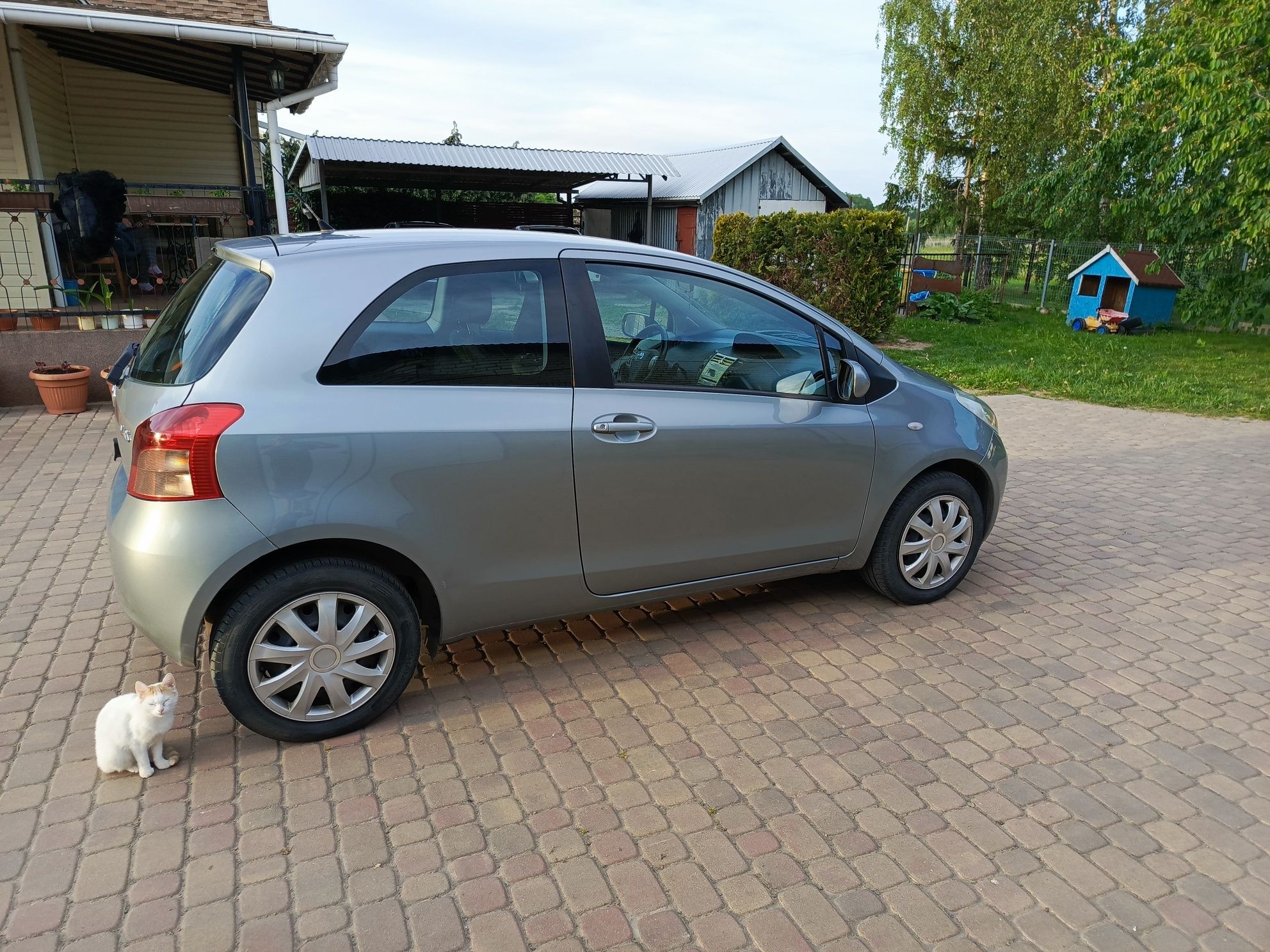 Sprzedam Toyote Yaris 2007r 1.0 B