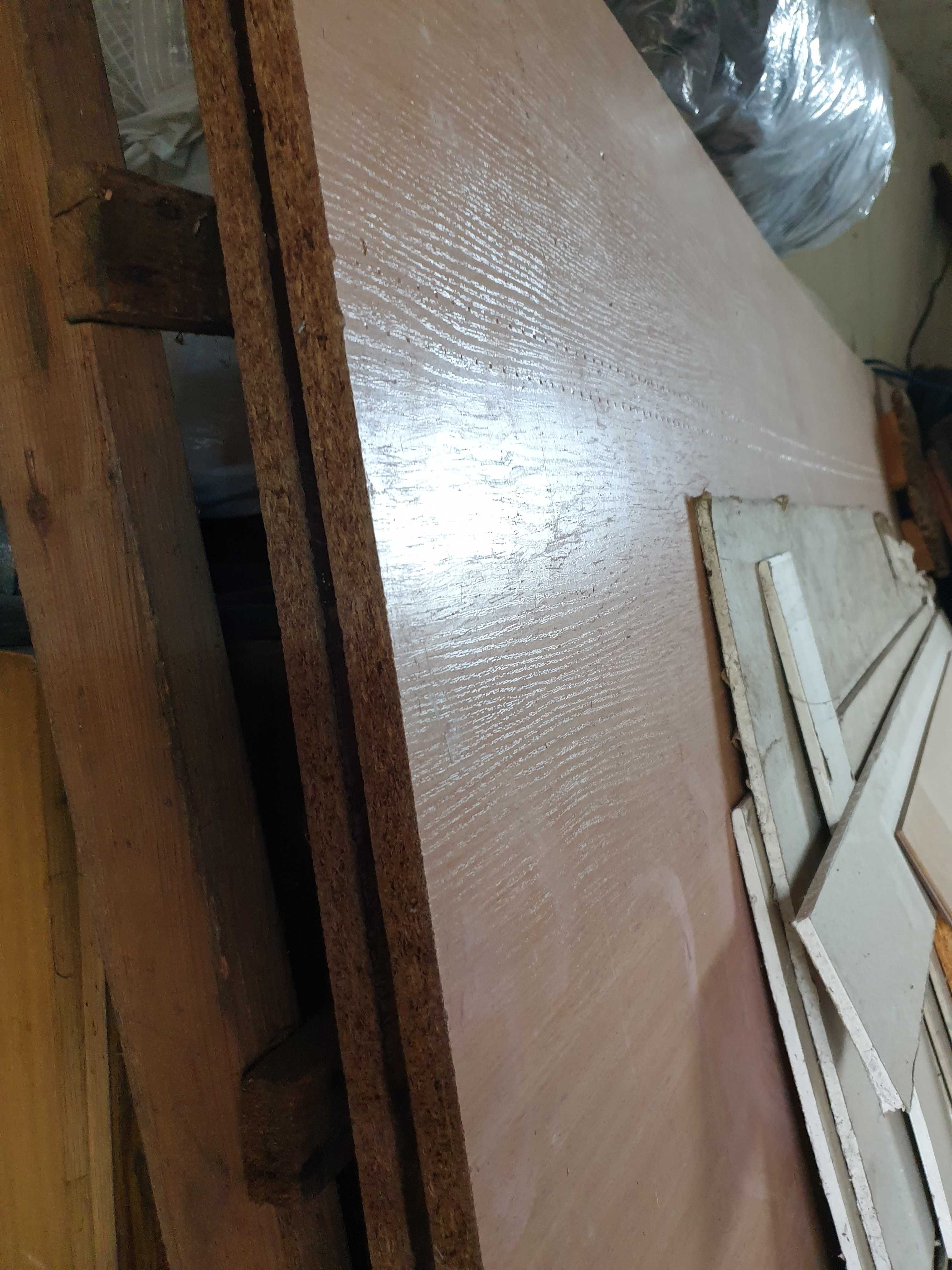 Płyty OSB o wymiarach 280 x 207 x 18  – 3 sztuki