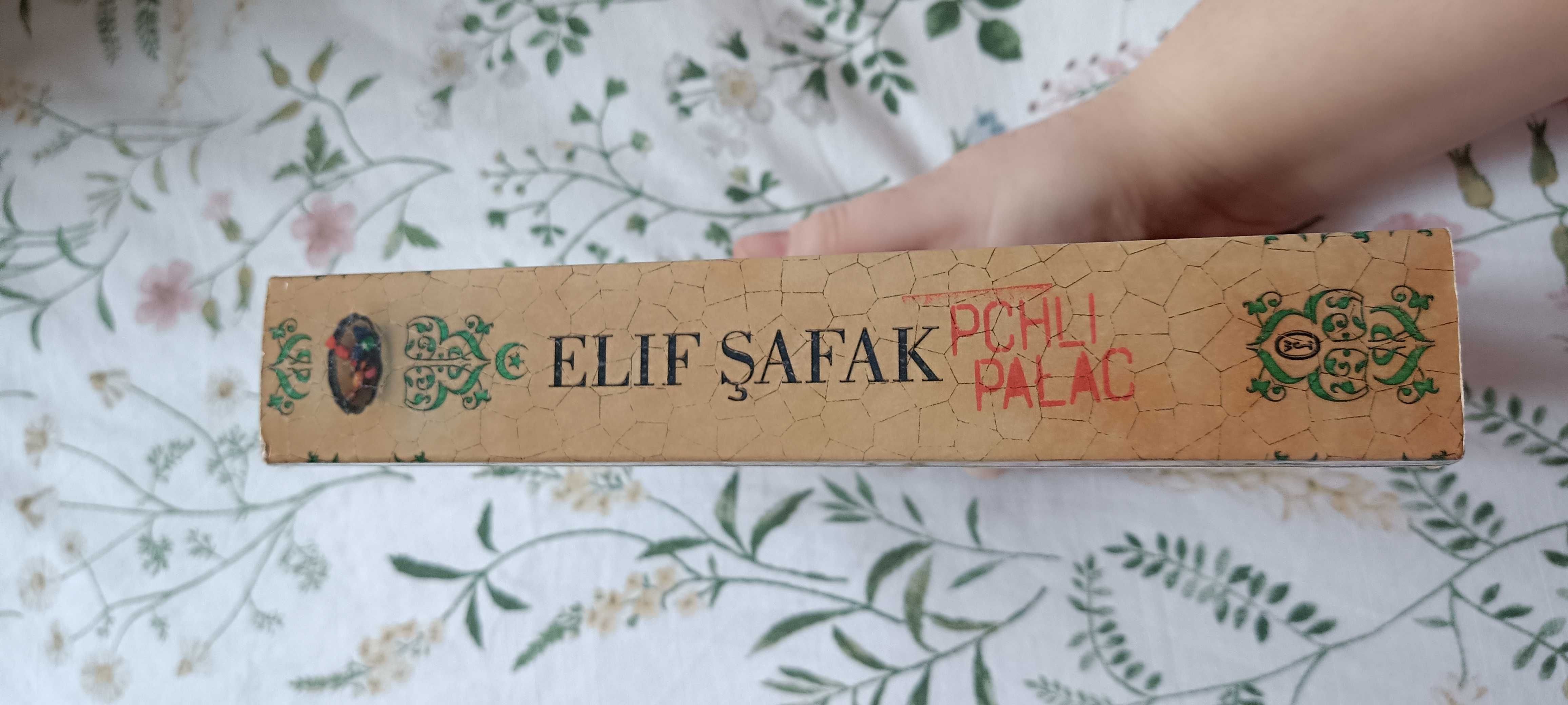 Elif Safak Pchli pałac