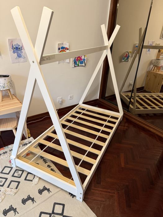 Cama Tipi Montessori Branca c/ colchao  - Nova