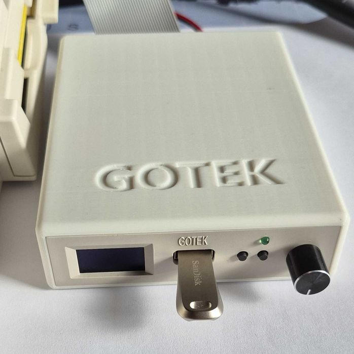 Emulator Stacji dyskietek Gotek w obudowie OLED do Amiga AT32F435