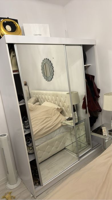 Szafa biała z lustrami  suwana 150 cm wys 200