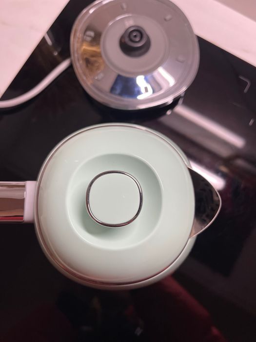Czajnik Smeg Mini 800ml, model KLF05,pistacjowy