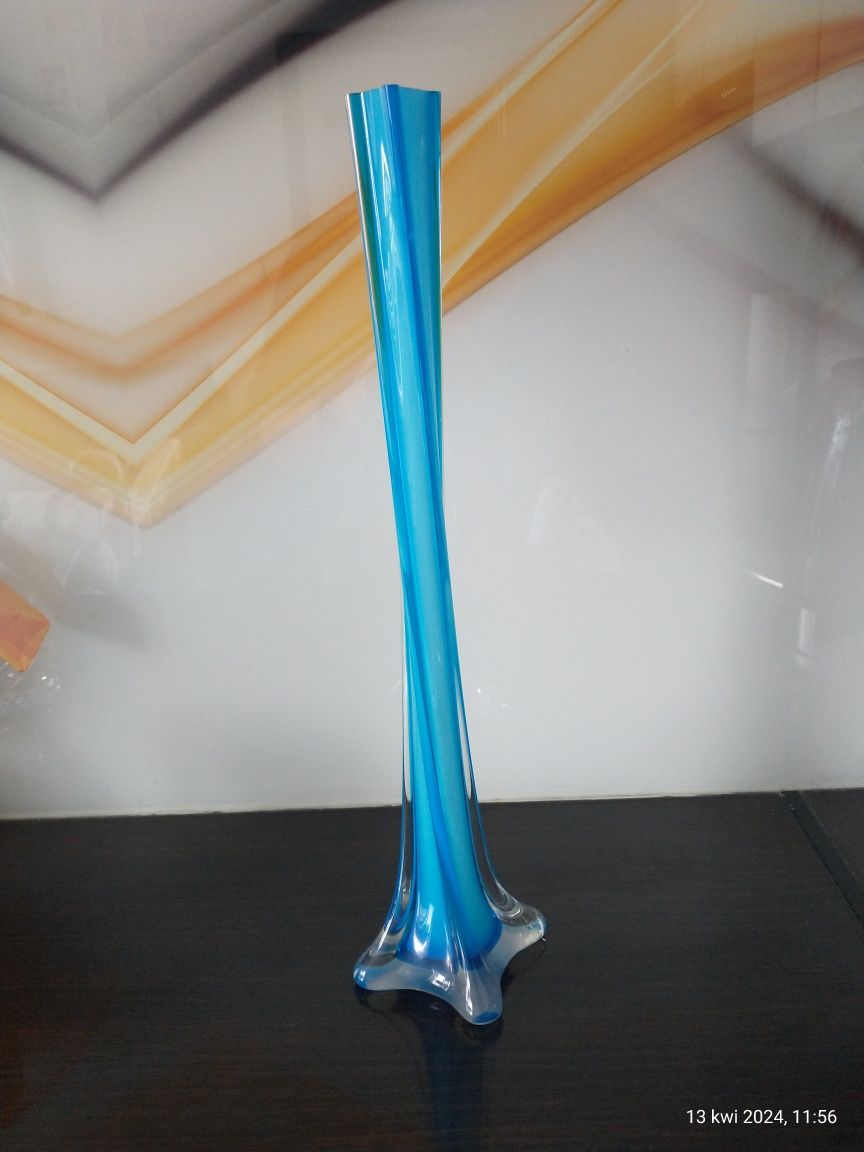 Elegancki wazon kolor niebieski