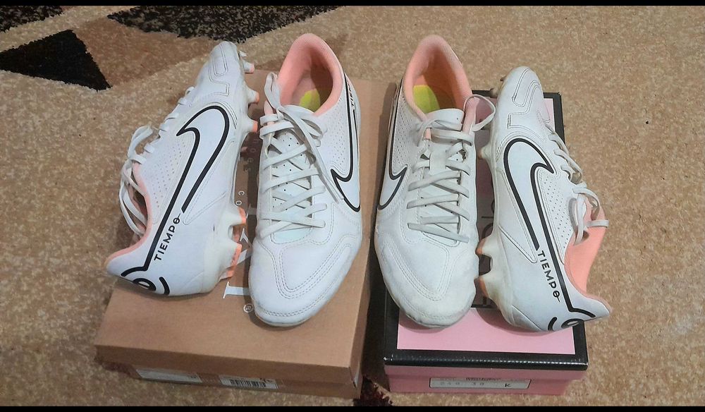 Футбольні бутси Nike