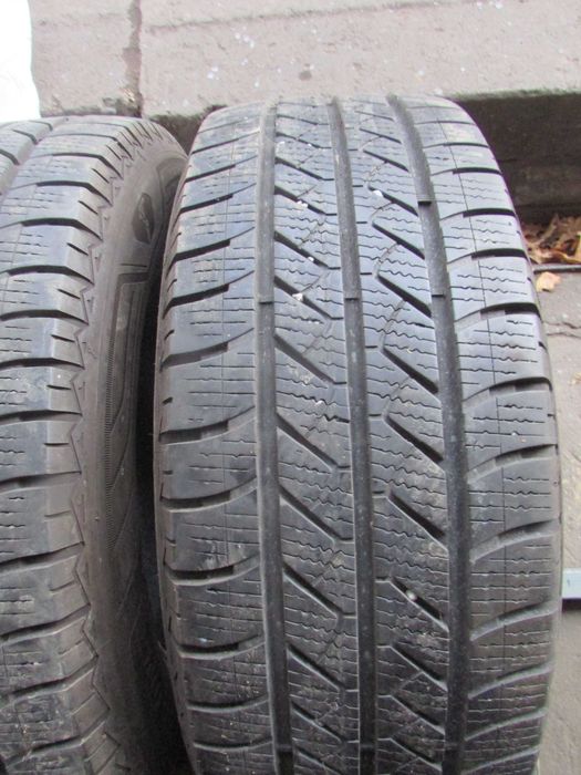 215/65/16с пара зимових шин Good Year Vector 4 Seasons