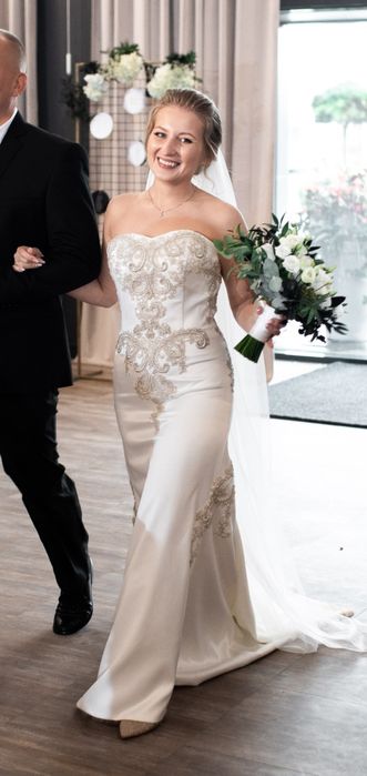 Весільна сукня