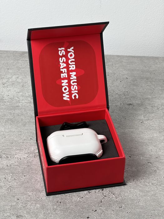 Etui na AirPods pro 2 od MobileFOX nowe