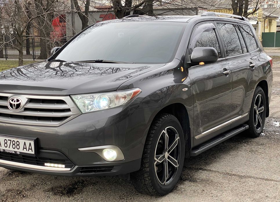 Продам Toyota Highlander 2013