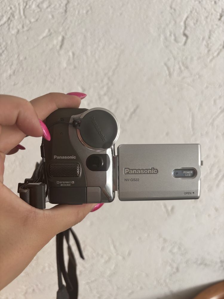 Câmara Vintage Panasonic NV-GS22 MiniDV – Rara & Clássica!