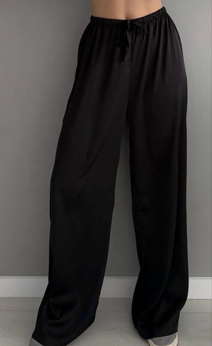 Штани чорного кольру