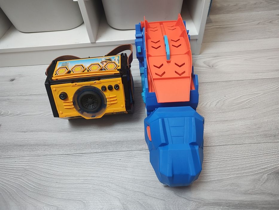 Tor Wyścigowy głośnik i dinozaur laweta