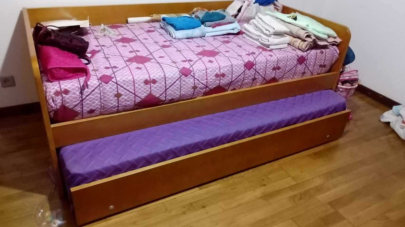 Cama dupla com elevatório