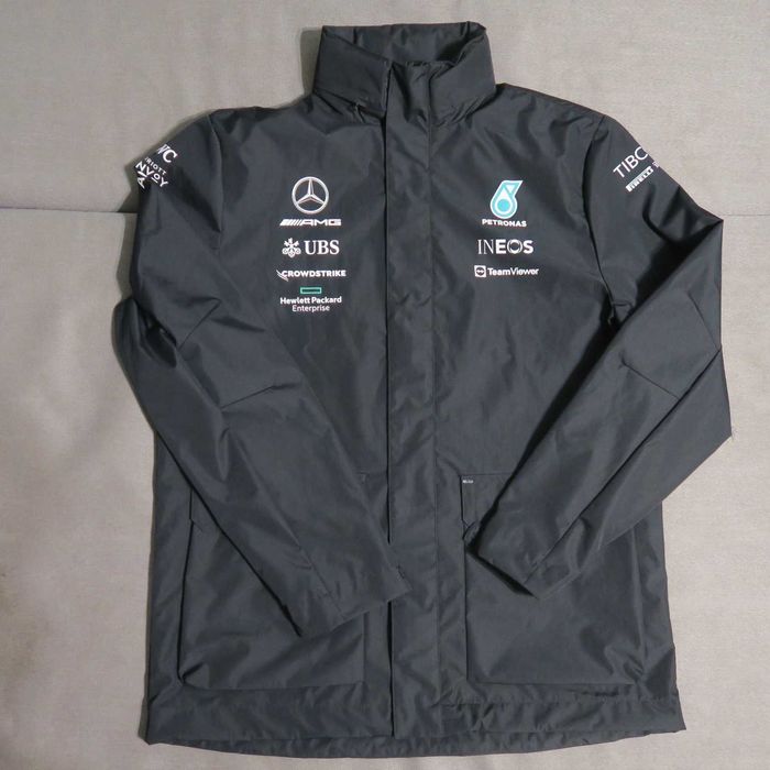 Ветровка AMG Petronas