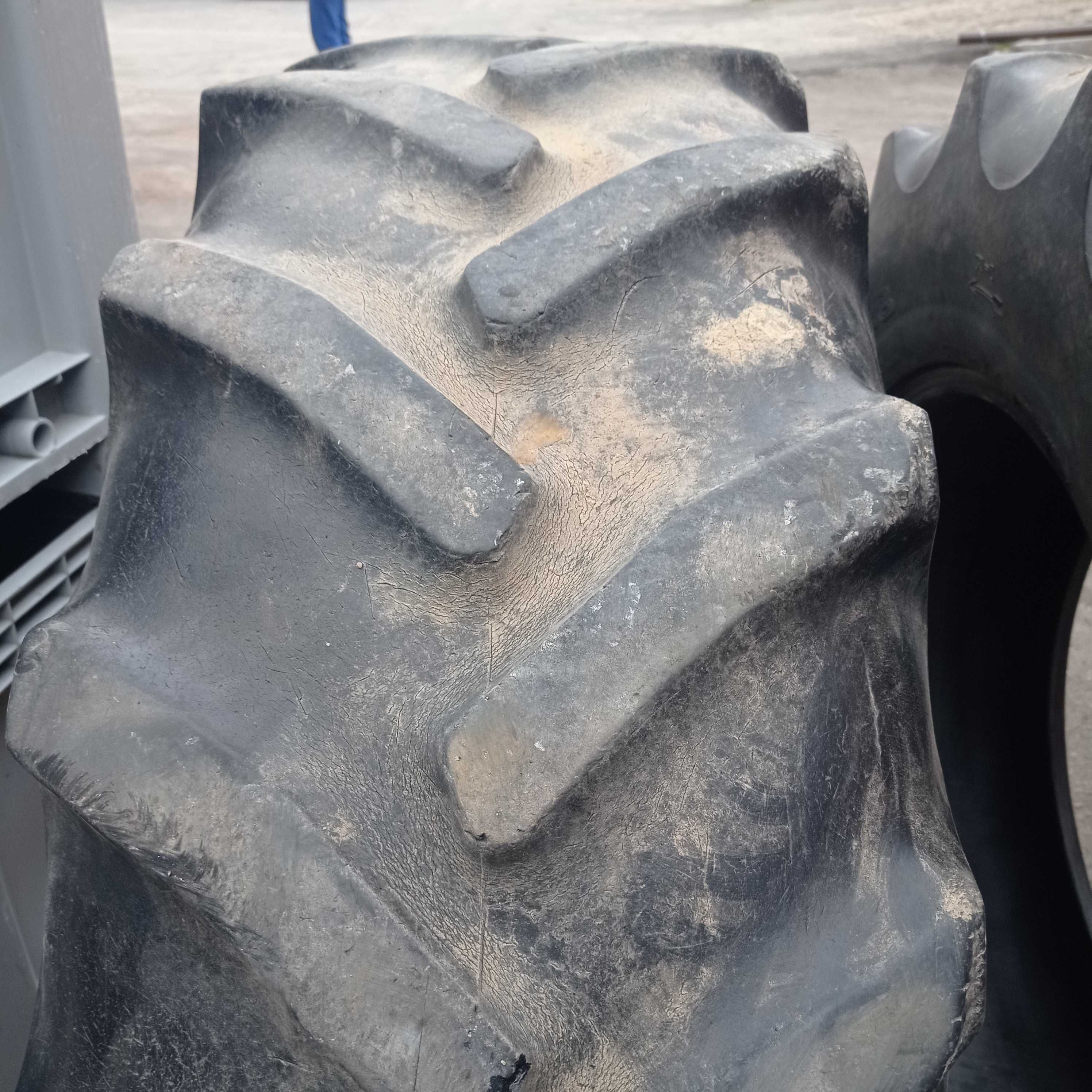 Opony Goodyar 420/70 R28