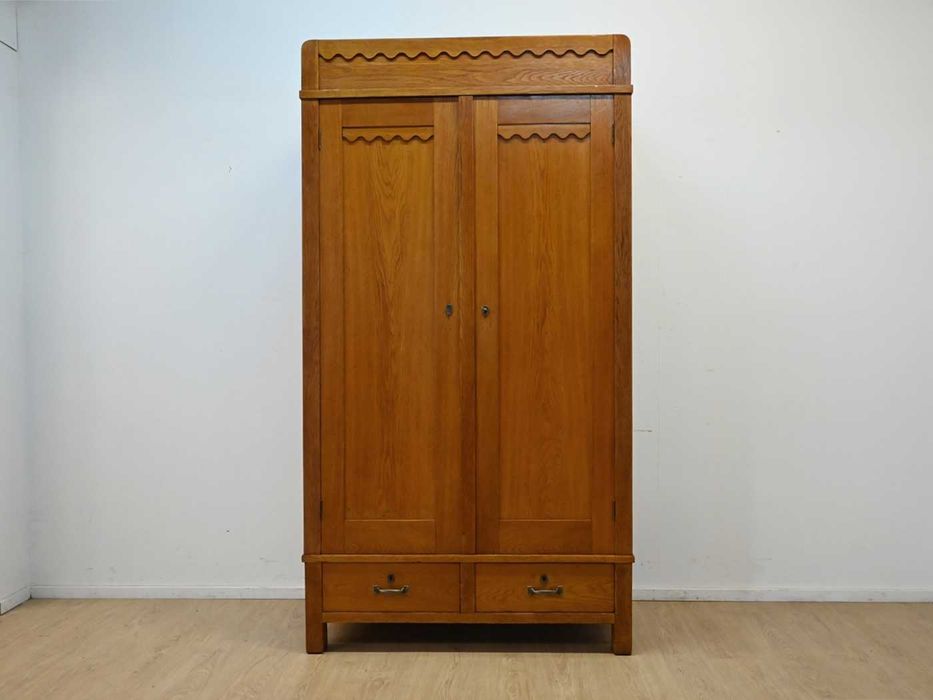 mała dwudrzwiowa szafa dębowa 112703