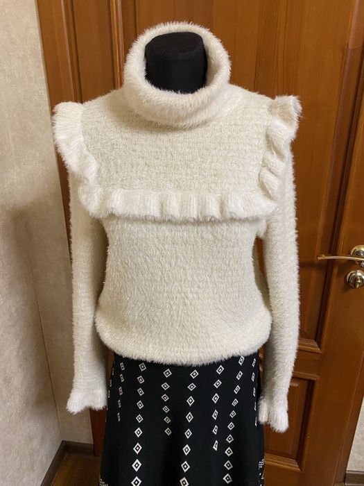 Світер жіночий теплий  Zara розмір М стан відмінний