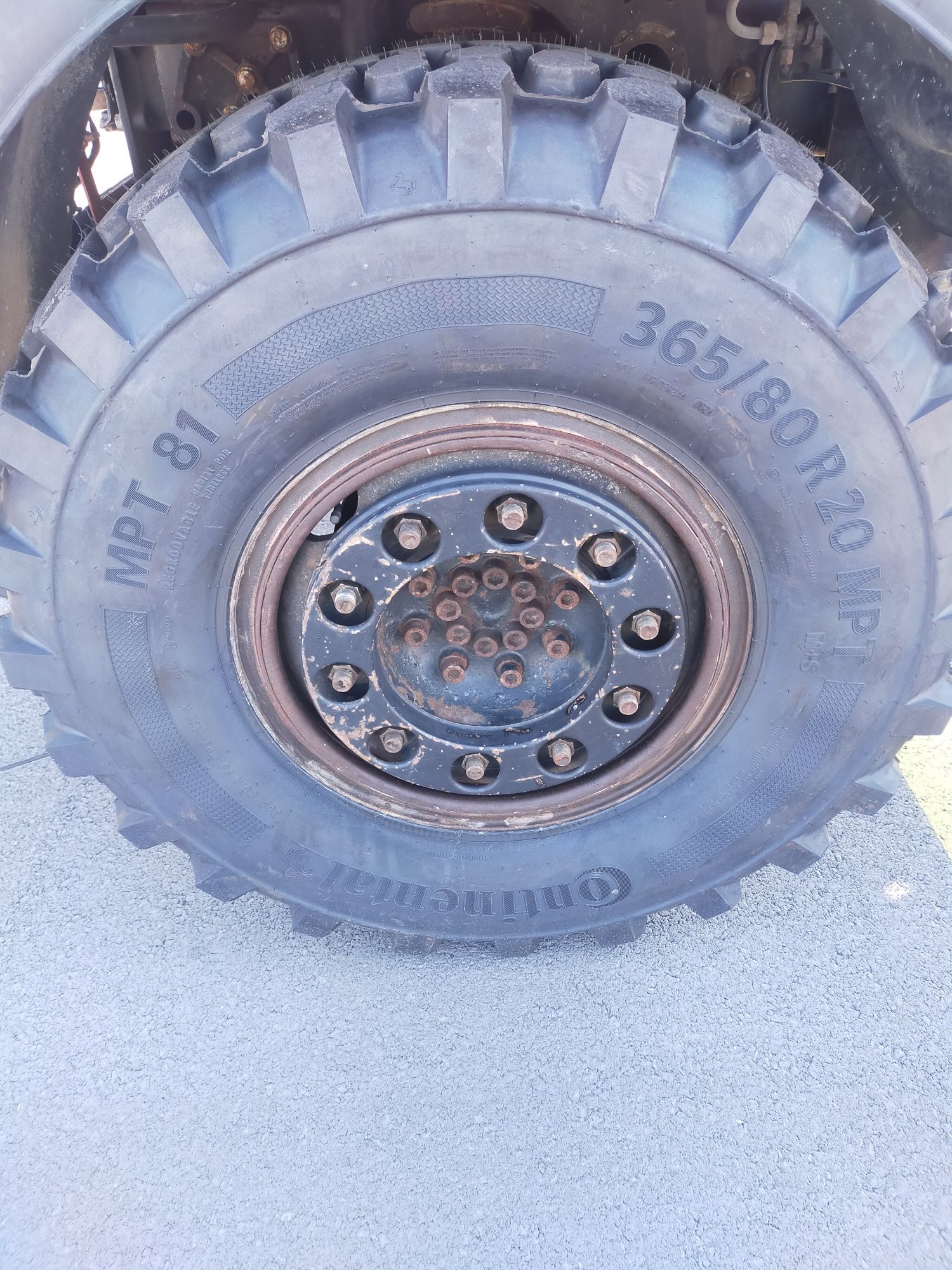 Opony 365/80R20 MPT 152K Continental