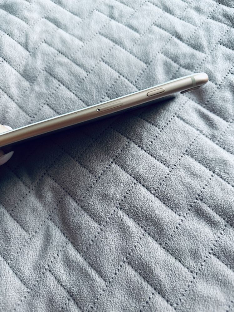 Sprzedam iPhone 8 Plus 64 GB