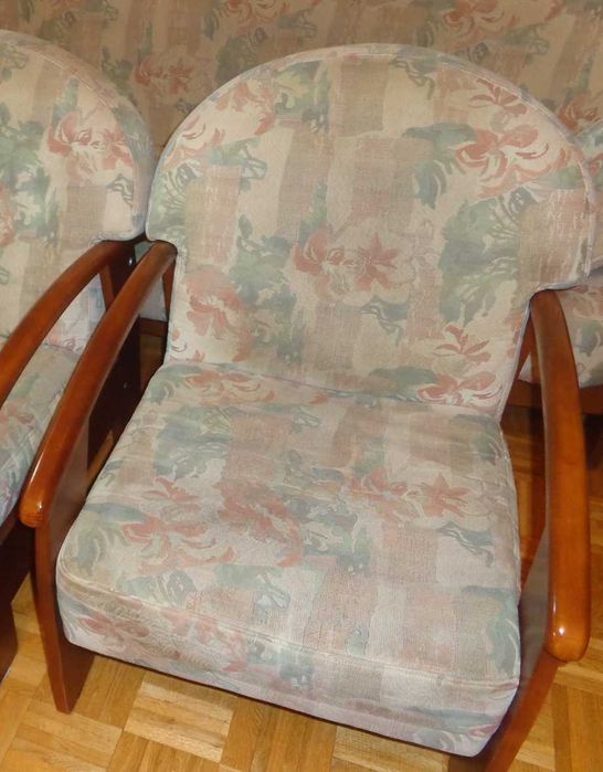 Za darmo oddam komplet wypoczynkowy rozkładana wersalka i 2 fotele