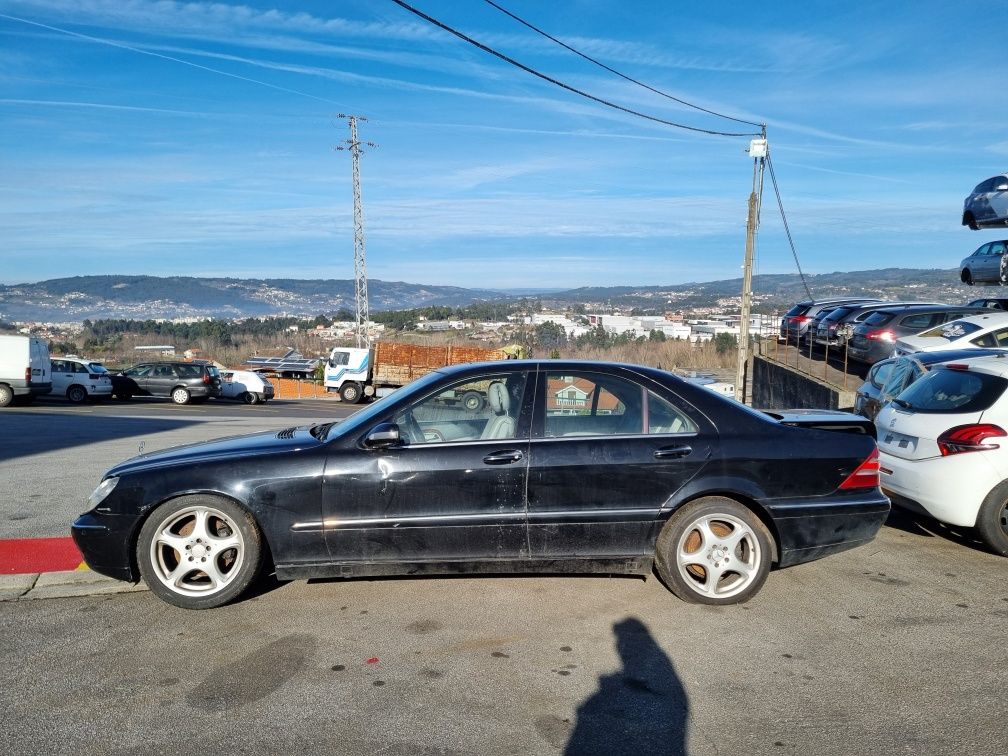 Mercedes-Benz W220 S 320 CDi de 2001 para peças