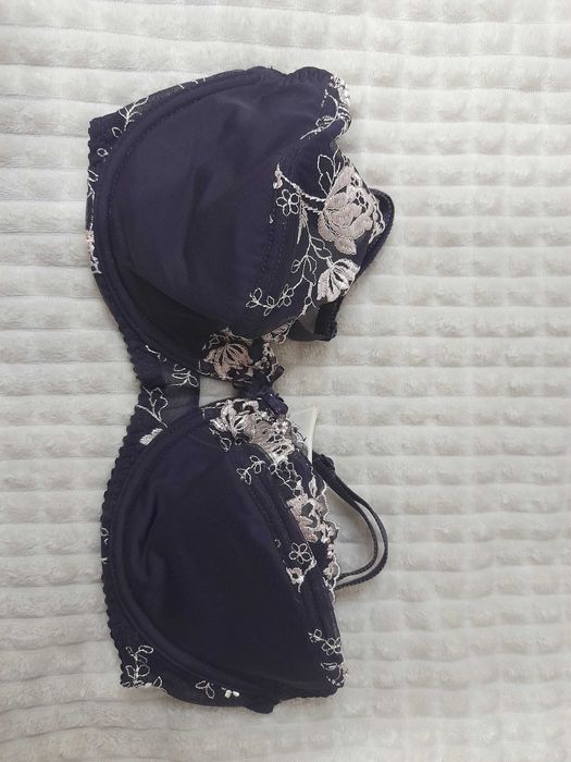 Зручні і дуже гарні бюсгалтери