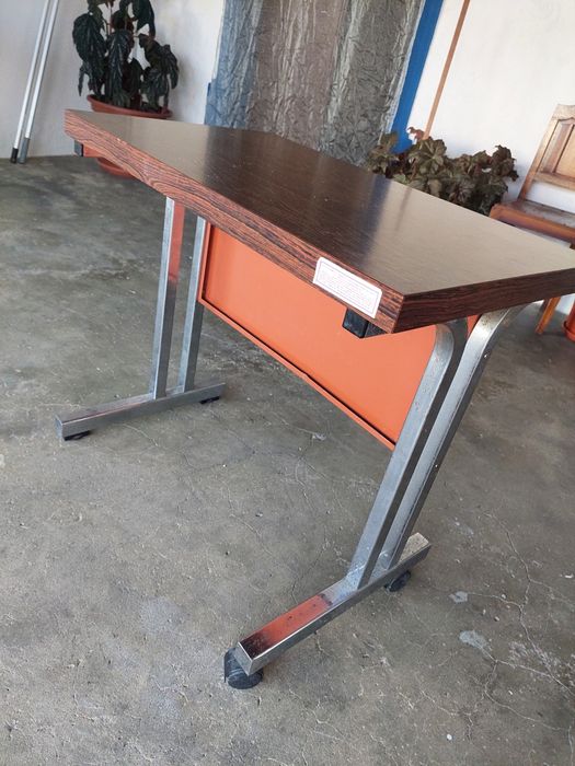 Mesa pequena de duas rodas