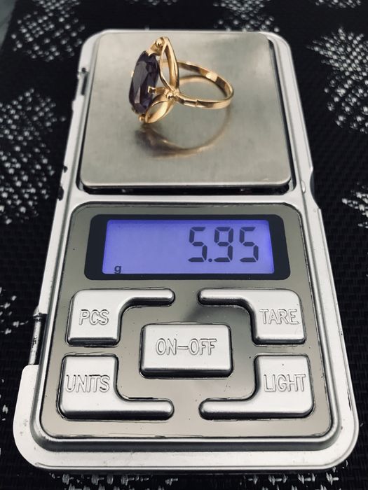 Złoty pierścionek 18k 750p 5.95g