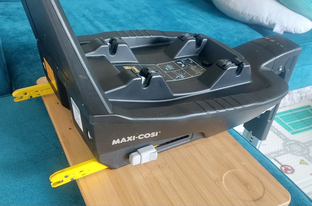 Maxi-Cosi Pebble Pro z bazą i wkładką dla niemowlaka