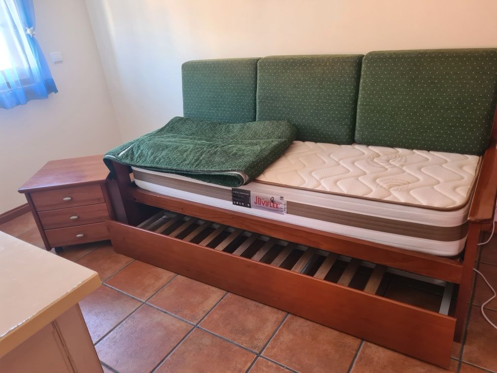 Moveis. Cama sofá