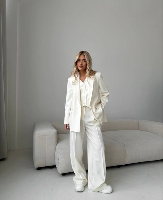 Костюм трійка з жилетом