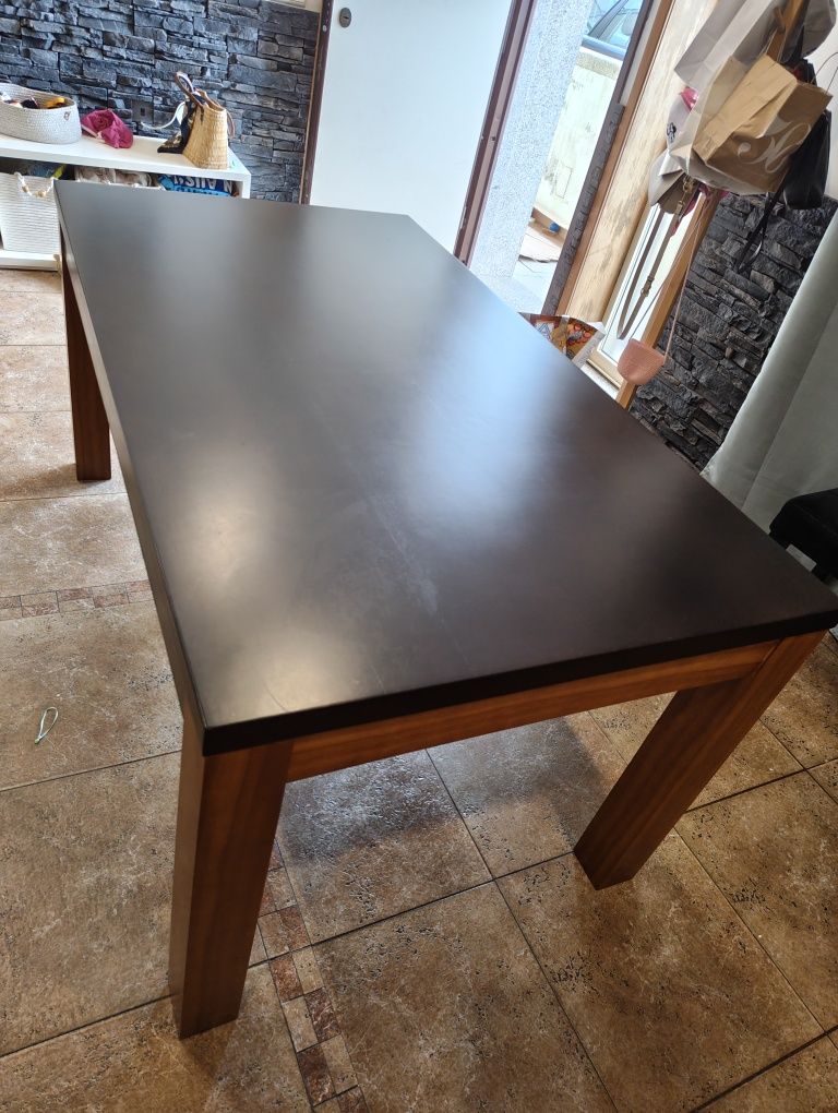 Mesa de jantar..