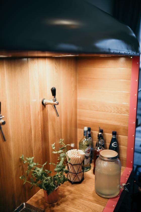 Piaggio Ape Prosecco Van Mobilny Bar