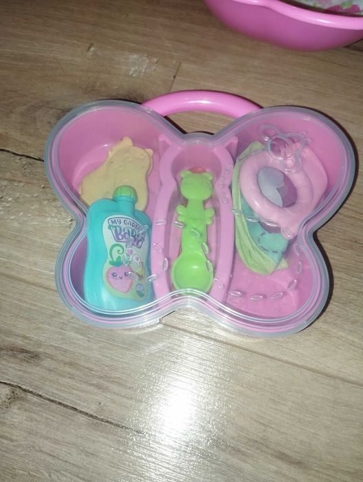 Lalka Motyl Pije Siusia