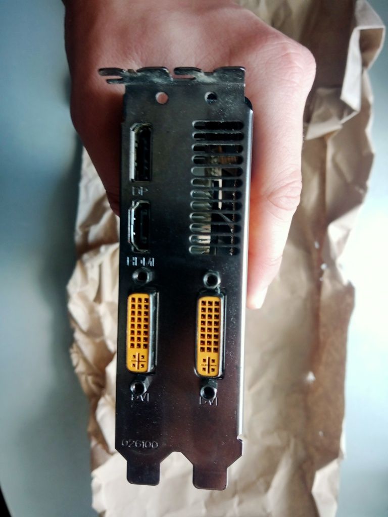 Відеокарта Zotac 550ti 1gb