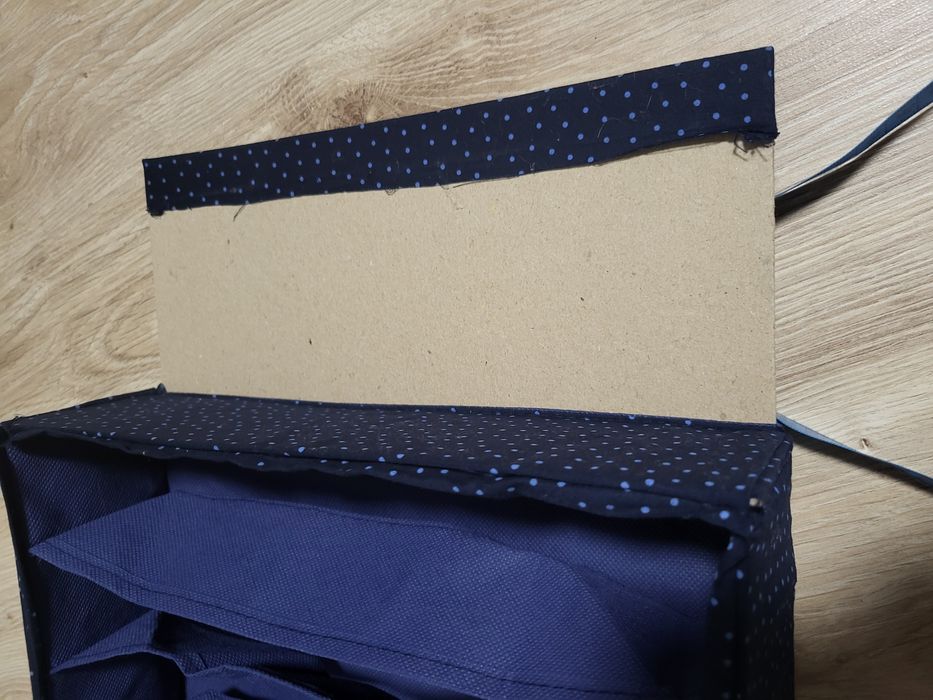 Продам органайзер для бюстгальтерів синій в білий горошок