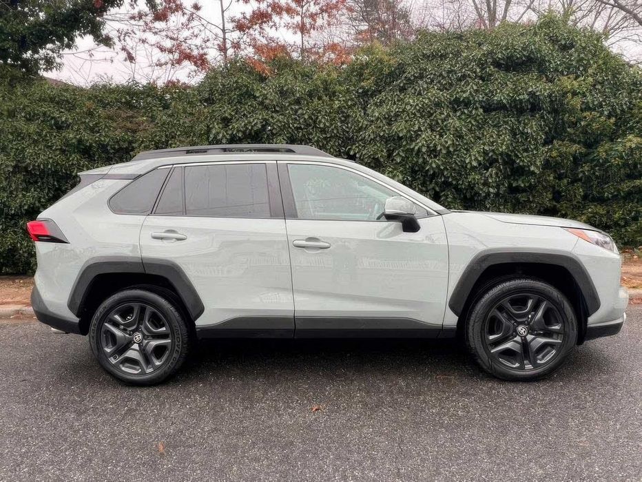 Toyota RAV4 Adventure      2022