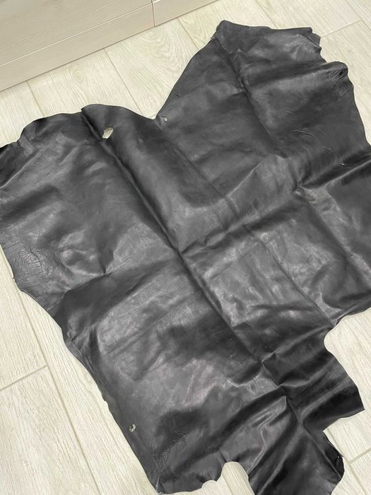 Телячья кожа черного кольору 0,9 м2