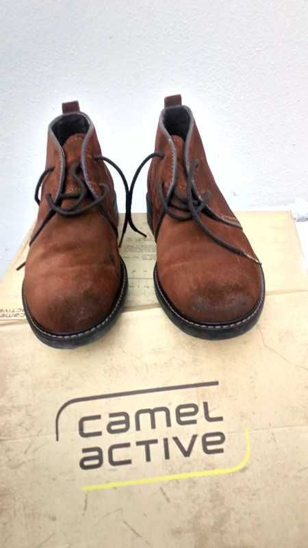 Botas Camel Active em pele castanhas cor mel