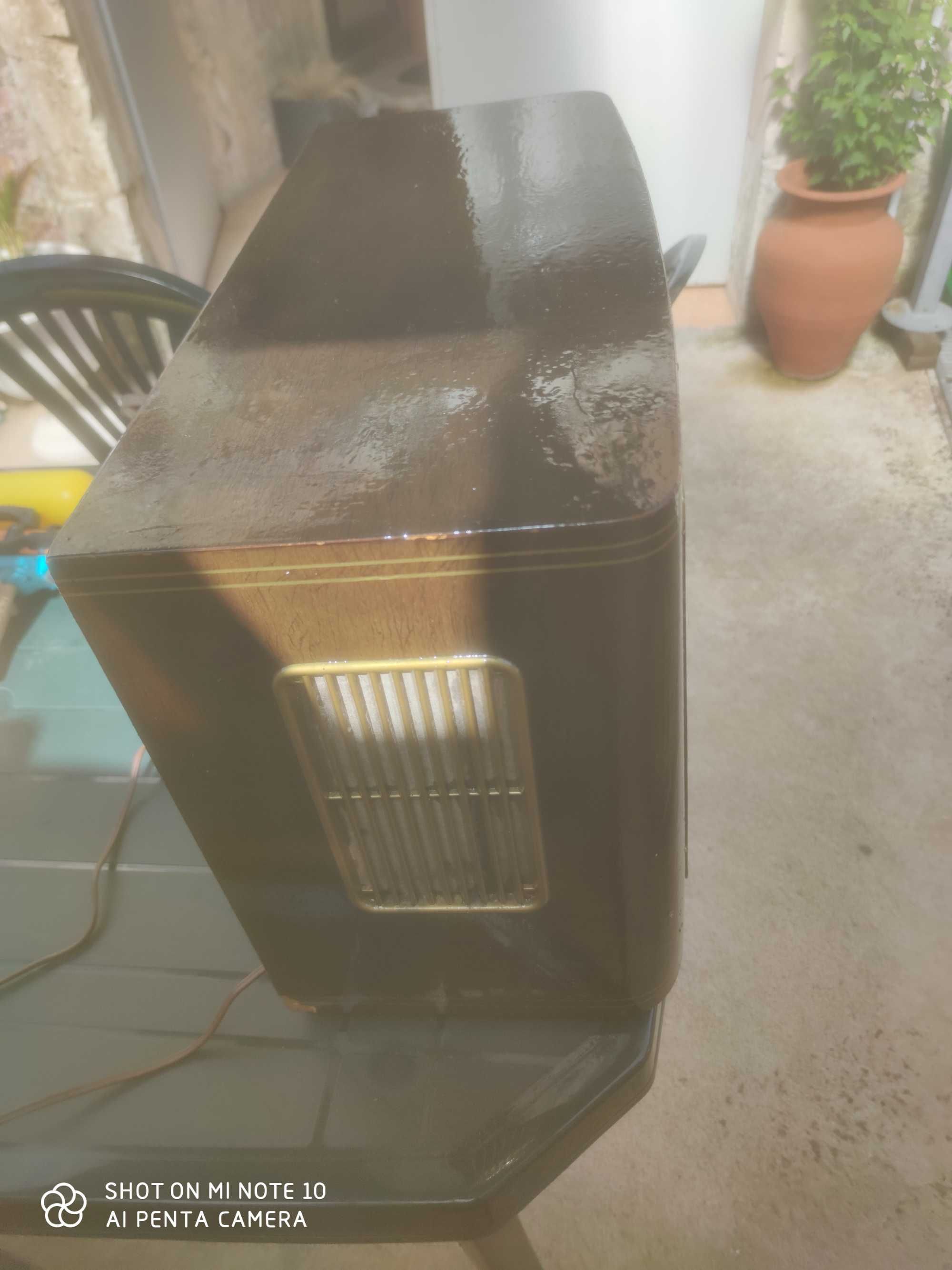 Rádio Antigo SABA Automático Reparado a Funcionar em Pleno