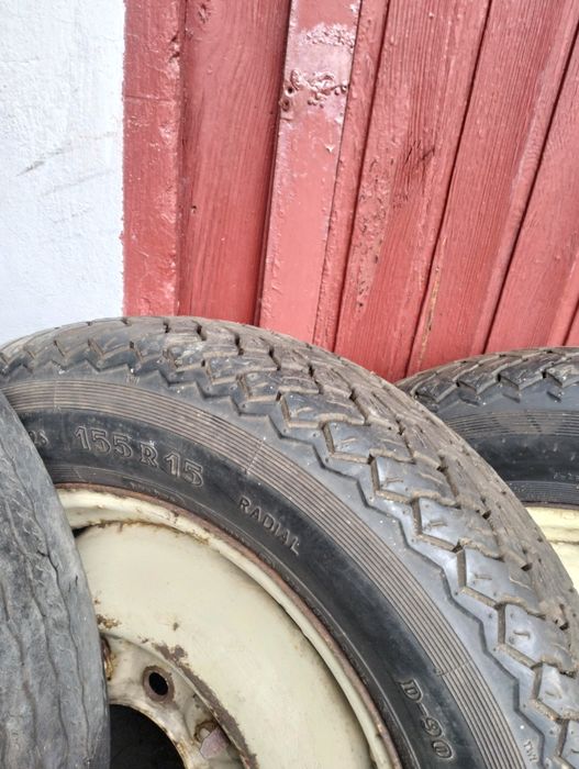 Sprzedam oś i opony z felgami do syreny lub do Warszawy