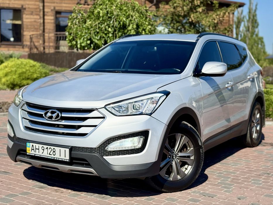 Продам Официальный Hyundai Santa Fe 4x4 2.2 DIESEL 2013 год