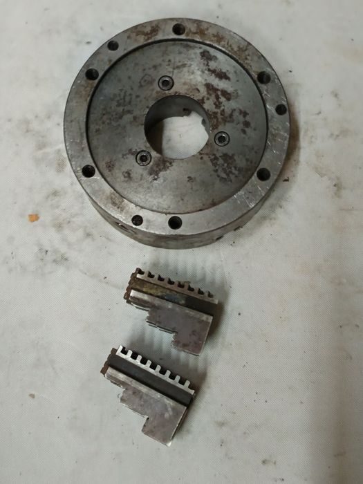 Uchwyt tokarski fi 200