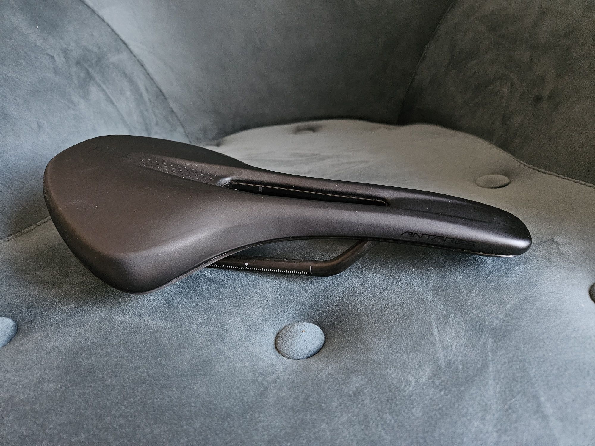 Fizik Antares R1 147mm stan idealny karbonowe pręty