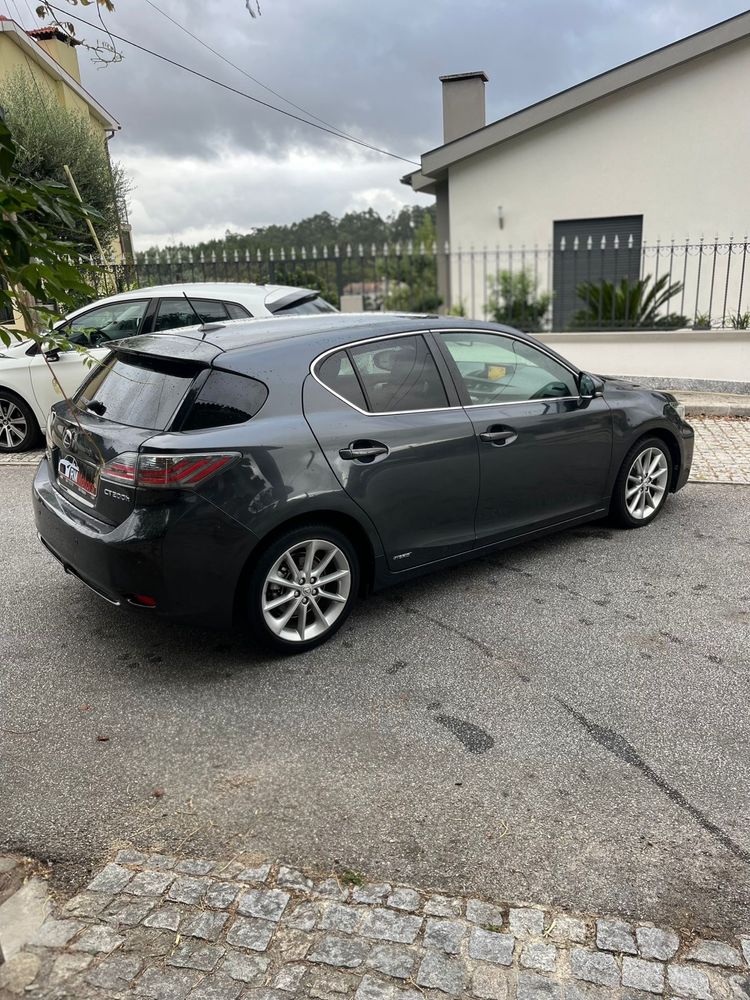 Lexus Ct200h 2011