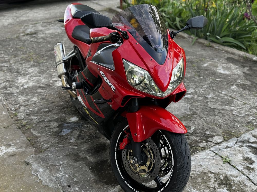 Honda cbr 600 f4i