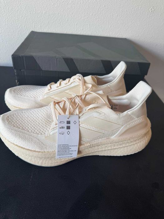 Кросівки жіночі для бігу, фітнесу Adidas Ultraboost 5x