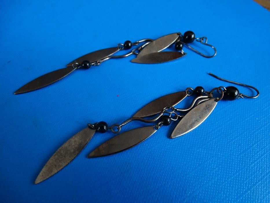 kolczyki długie czarne