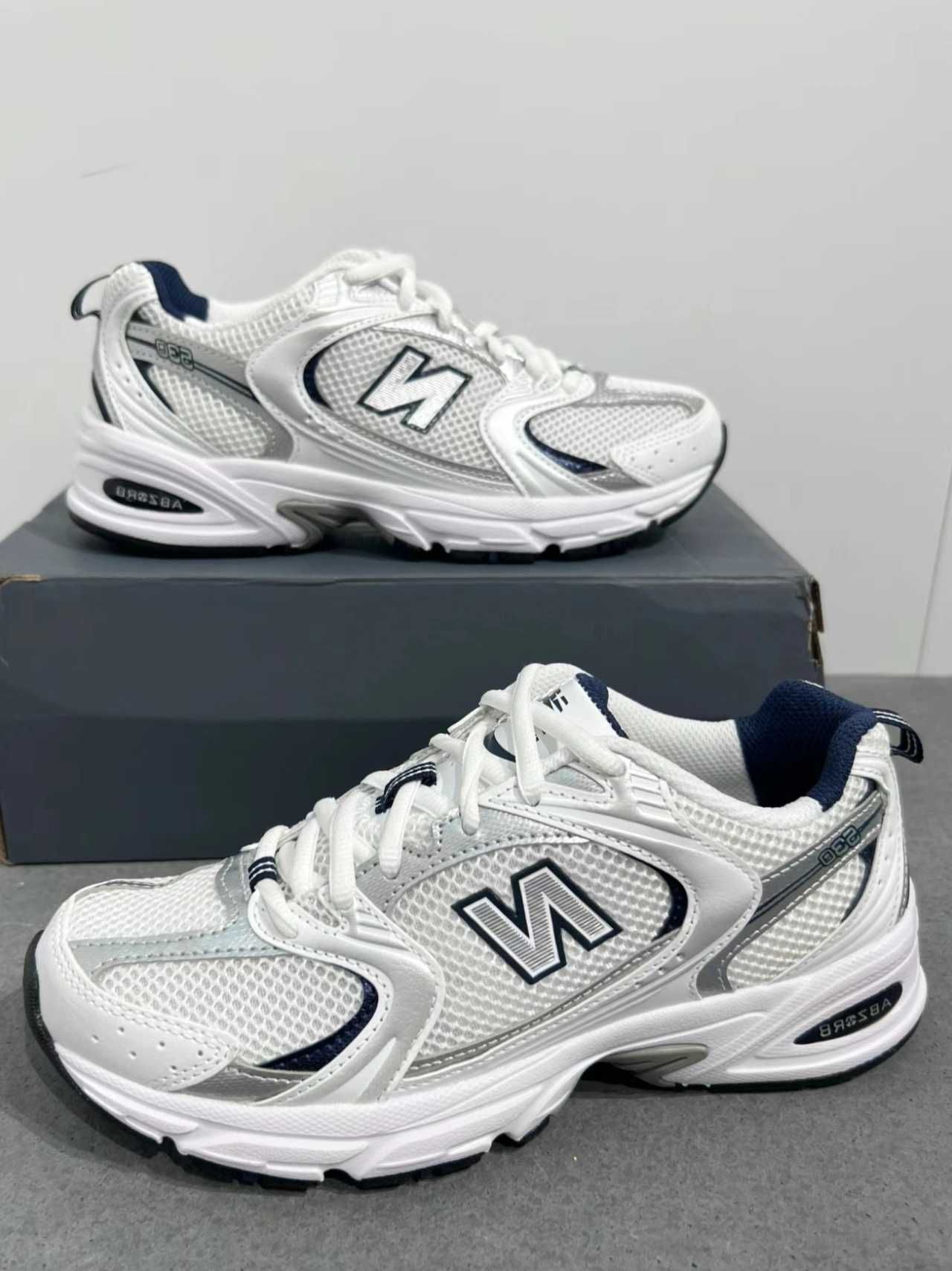 *NewBalance530Biały Pozostafa.37.5