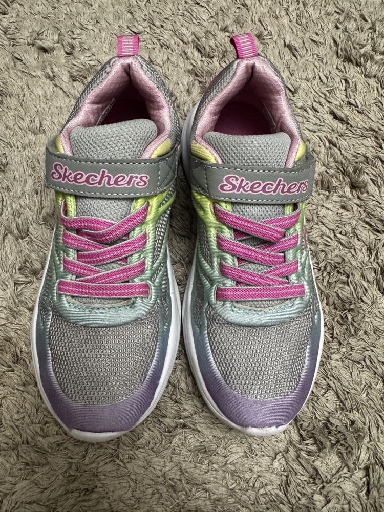 Поодам бу кроссовки skechers 20,5 cm